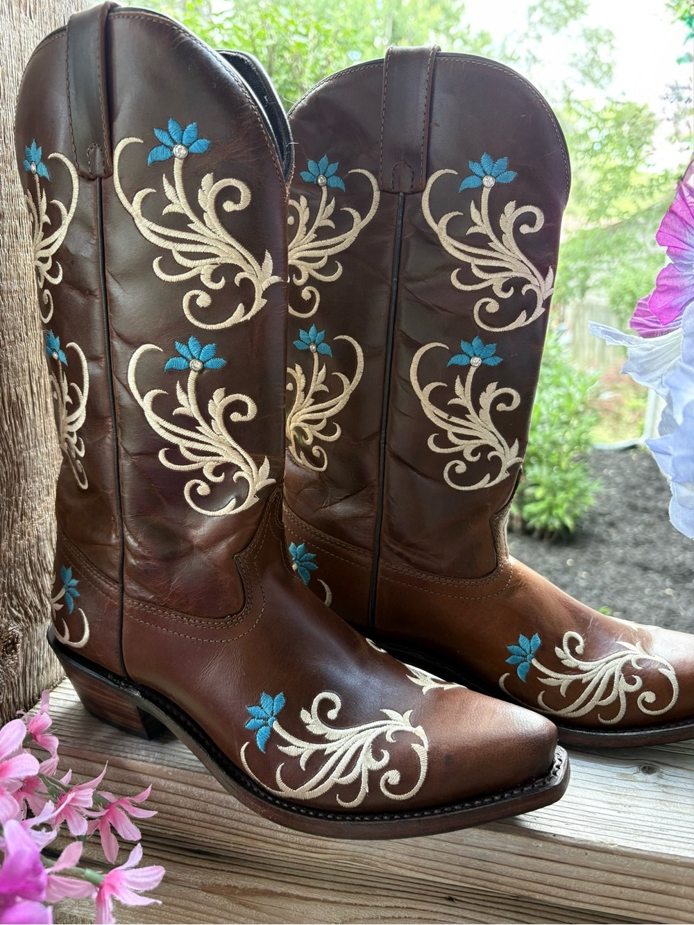 Gypsy Rose Tan w Blue & Ivory Floral/Swirl
Embroidery Weathered Leather Boots